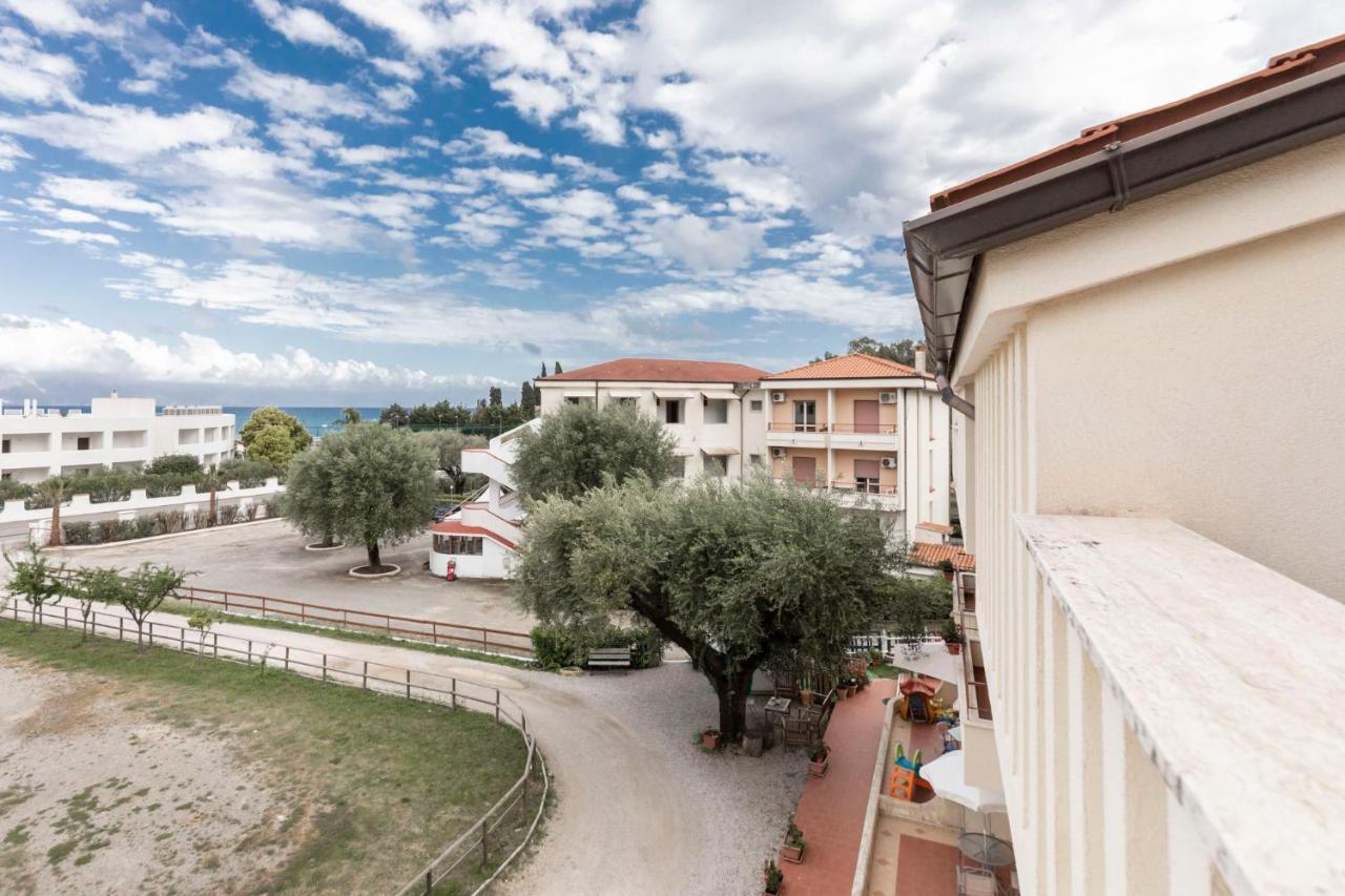 Residence Li Cylentos Policastro Scario A 2 Passi Dal Mare Поликастро Бусентино Екстериор снимка